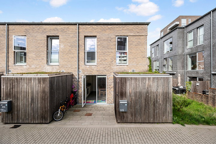 Lyst rækkehus med fire værelser og egen terrasse - Richard Mortensens Vej, København S - 0