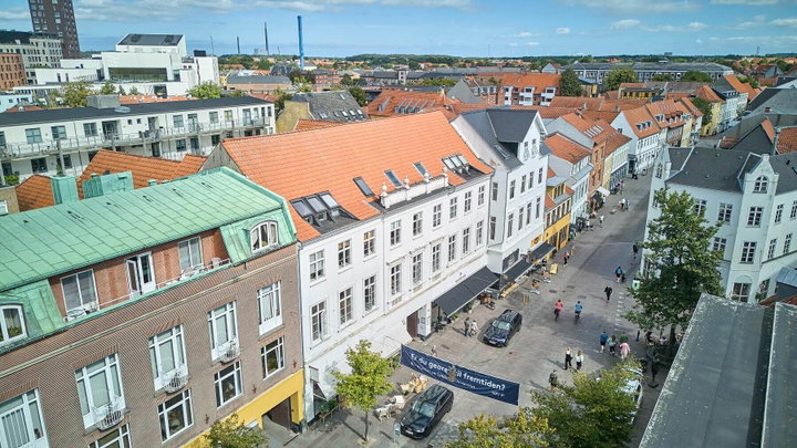 Klassisk 4-værelses bolig med charme og originale detaljer - Overgade, Odense C - 0