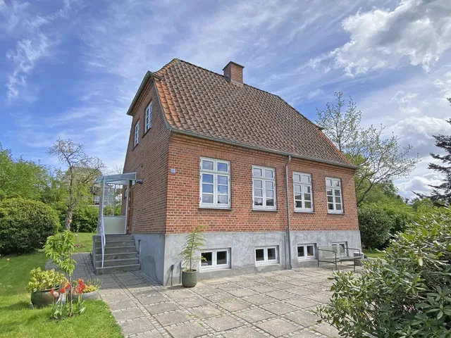 house Velholdt murermestervilla med stor have i Søborg