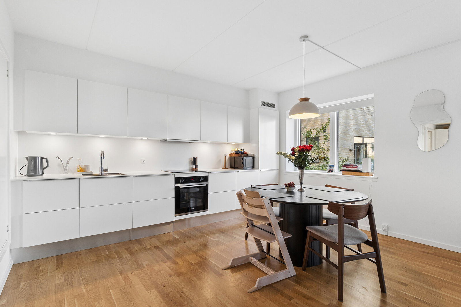 apartment Lys 2-værelses bolig med terrasse nær stationen