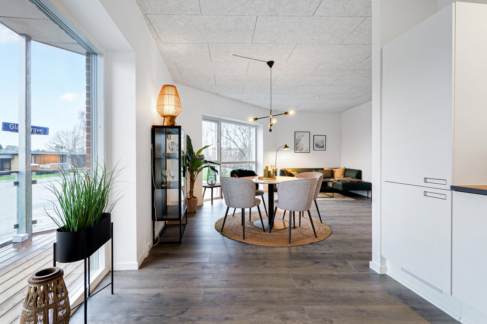 Visual presentation of the listing