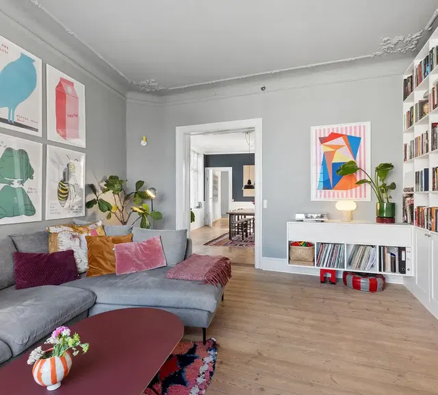 apartment Fantastisk 4-værelses lejlighed med altan på Falkoner Allé