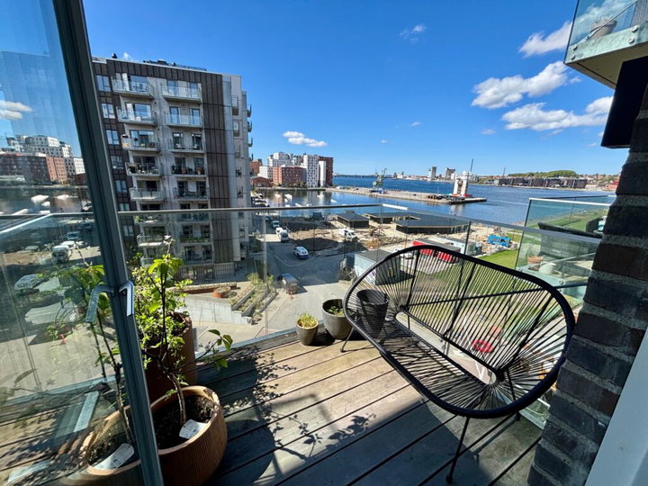 Lys lejlighed med altan og panoramaudsigt ved havnen - Beddingen, Aalborg - 0