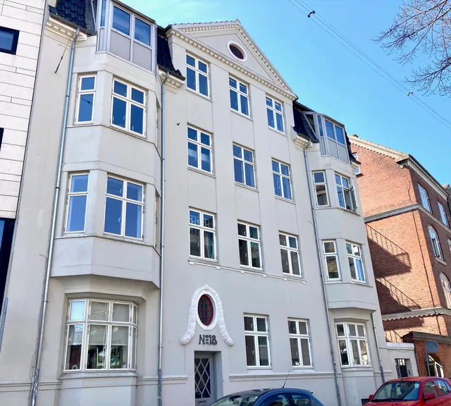apartment Bright 4-room apartment with French balcony in Odense C