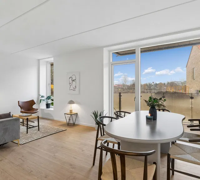 apartment Lys 3-værelses på 2. sal med altan og 88 m²