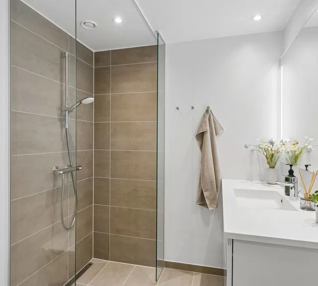 apartment Lys 3-værelses på 1. sal med altan og 82 m²