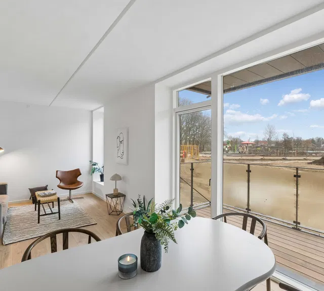 apartment Lys 2-værelses på 3. sal med altan og 67 m²