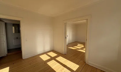 CHARMERENDE 3-VÆRELSES MED STUK OG SMUKKE STUER EN SUITE - Kastetvej, Aalborg - 4