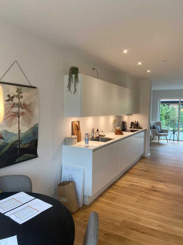 Lys 3-værelses bolig med terrasse - Åsvej, Solrød Strand - 0