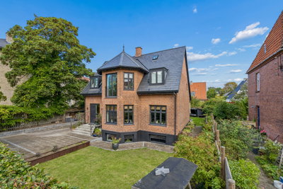 Lys villalejlighed med loft til kip og solrig terrasse - Rentemestervej, København NV - 1