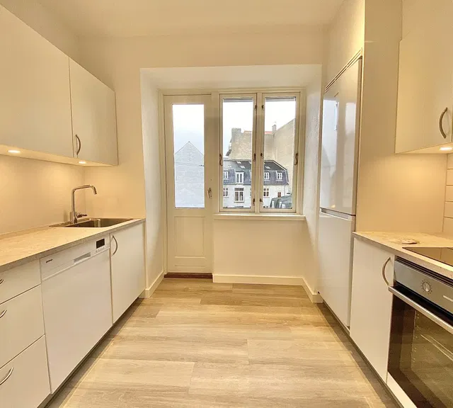 apartment Lys 77 m² lejlighed med altan i Aalborg