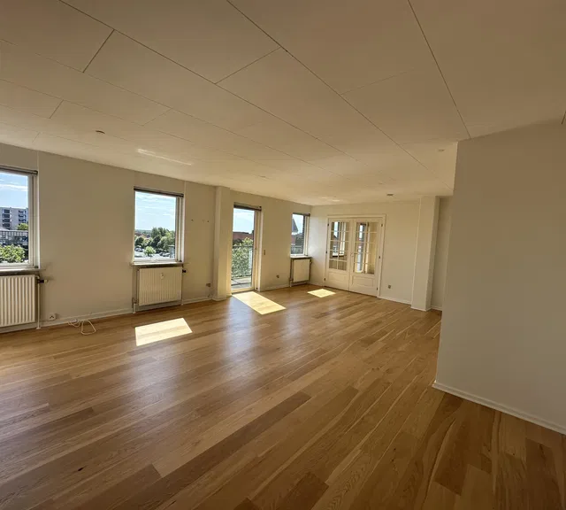 apartment Lys og rummelig lejlighed med 5 værelser i Ikast