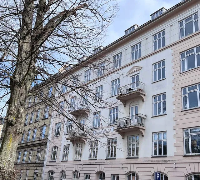 apartment Rummelig lejlighed i ambassadekvarteret