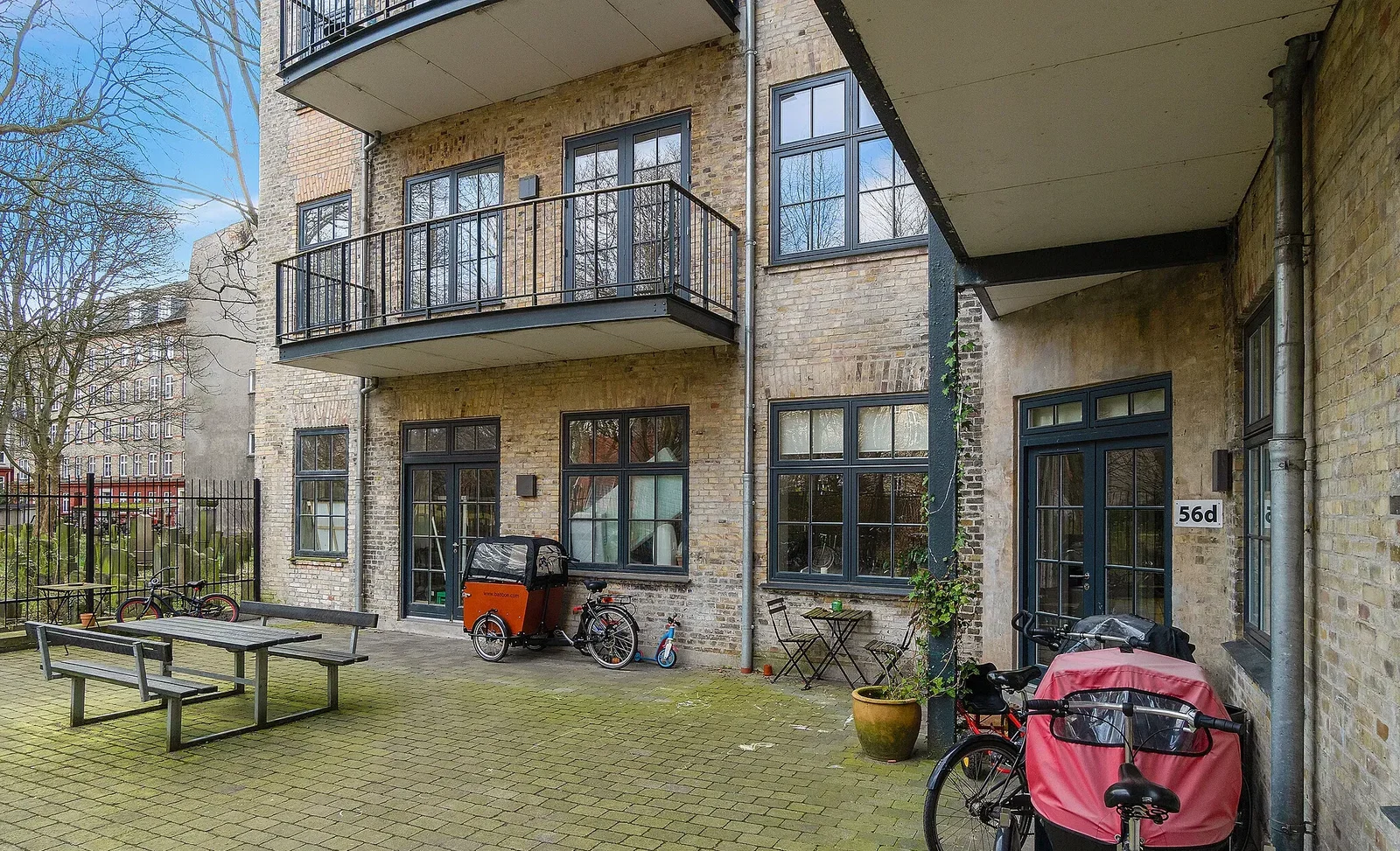 Visual presentation of the listing