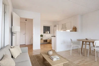 Lys og indflytningsklar 2-værelses på 68 m2 med åbent køkken, elevator og fransk altan - Banegårdspladsen, Herning - 3