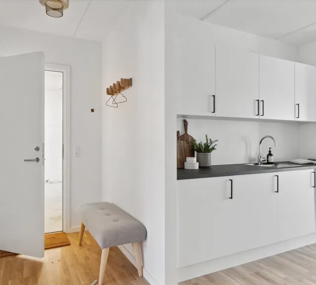 apartment Lys 3-værelses lejlighed med altan