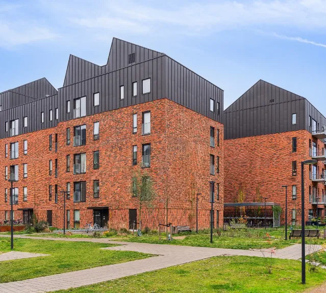 apartment Stor og rummelig bolig med altan