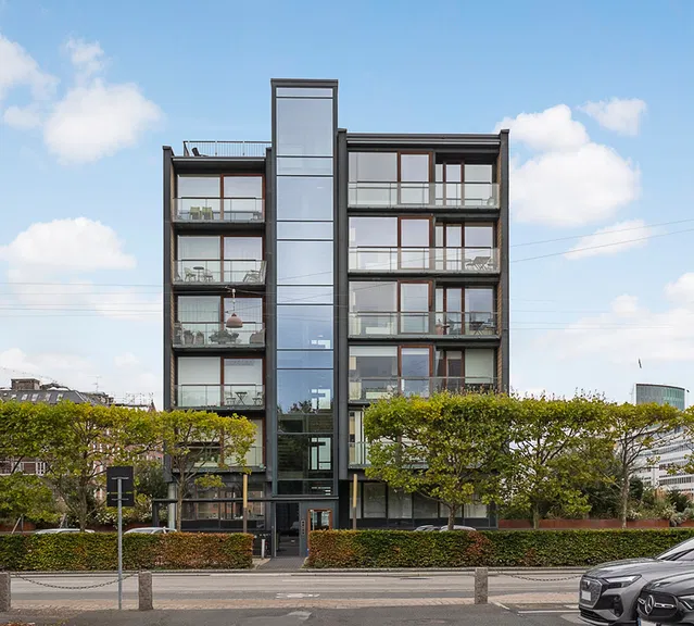 apartment Lys 2-værelses med altan og udsigt fra 4. sal