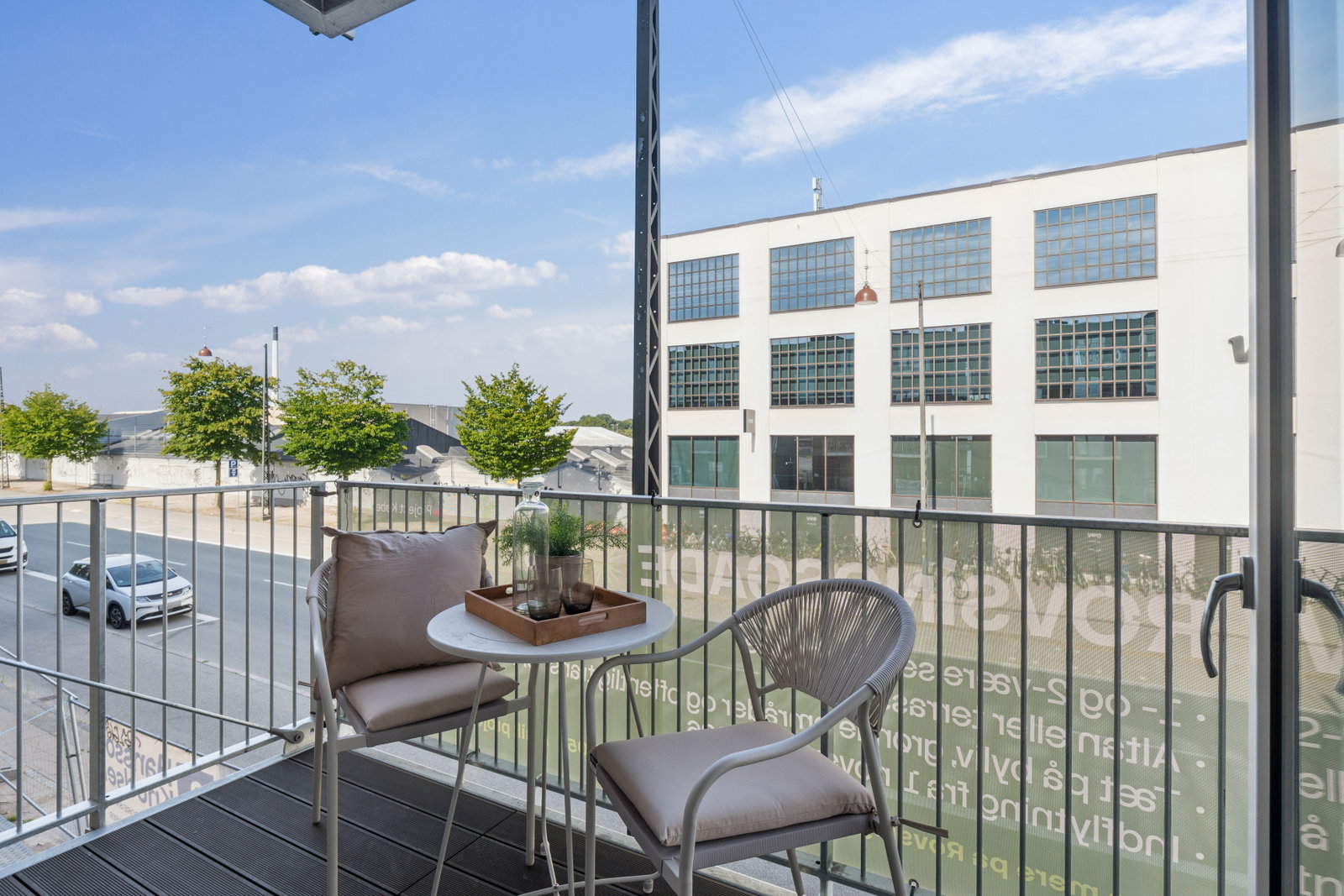 Visual presentation of the listing