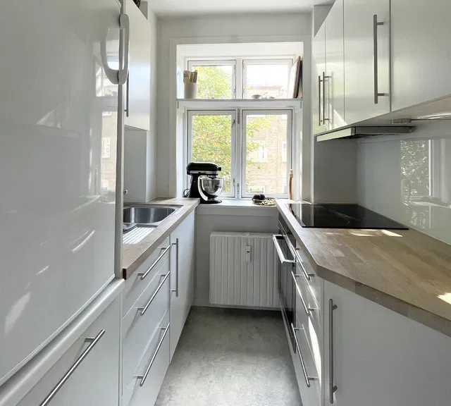apartment Flot og moderne lejlighed med opvaskemaskine, depotrum mv.