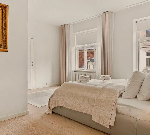 apartment Midt i byen, helt stille: herskabslejlighed på 188 m² i Gammelholm