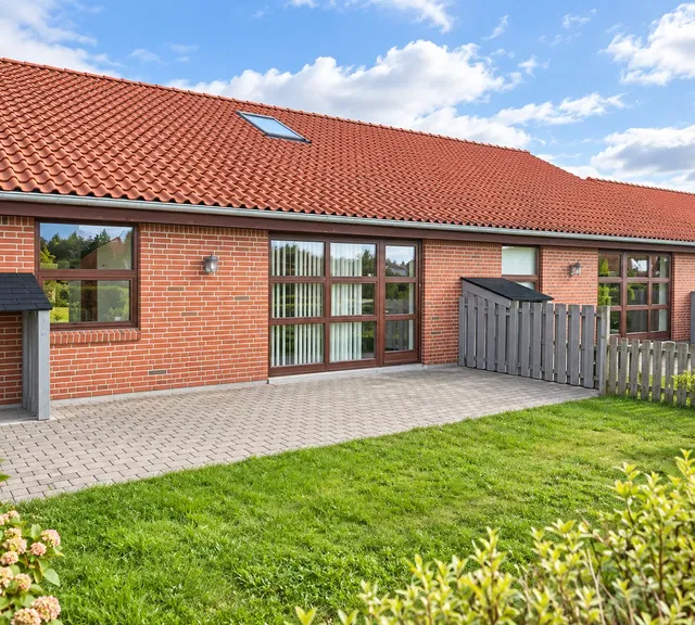 townhouse Rækkehus med egen have og parkering udlejes