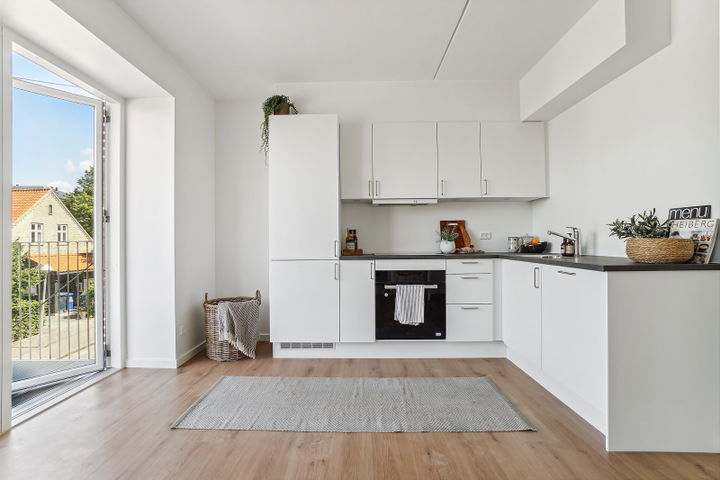 Two-room apartment with private balcony in the city centre - Kirkegade, Frederikssund - 3