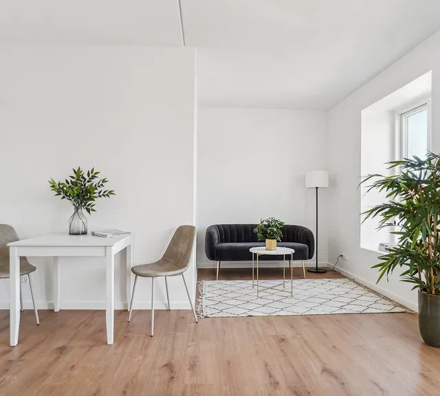 apartment To-værelses bolig med egen altan i centrum