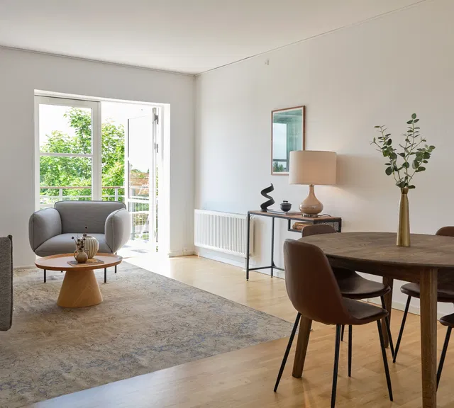apartment Stor 4-værelses lejlighed med tilhørende have