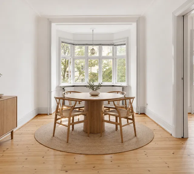 apartment Lys 5-værelses hjørnelejlighed med altan på Amagerbro