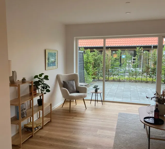 townhouse Lyst rækkehus i to plan med terrasse