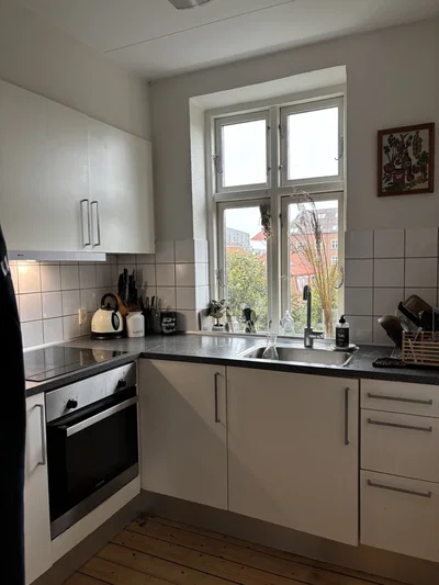 Charmerende 3-værelses med stuk, plankegulve og lyst køkken – 67 m2 - Fredericiagade, Aalborg - 4