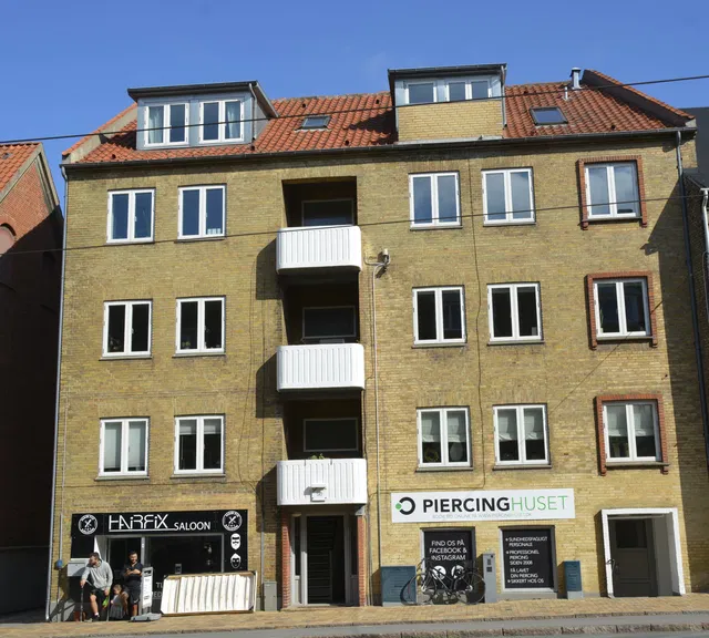 apartment Lys 2-værelses bolig med altan i Odense C