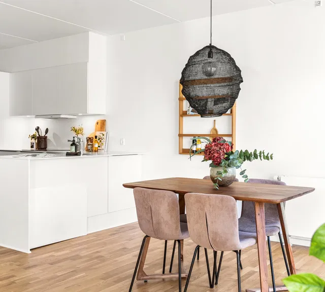 apartment Lys 4-værelses lejlighed med altan i Odense SV