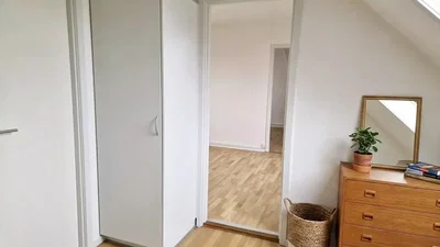 Bright 2-room attic apartment with skylights and separate kitchen – 65 m² with a practical layout - Kampmannsgade, Herning - 1