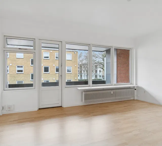apartment Indbydende lejlighed med rummelig altan