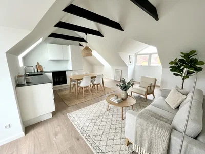 Nyrenoveret 2-værelses taglejlighed på 86 m2 med stor tagterrasse, parkering og husdyr tilladt - Hospitalsgade, Kolding - 1