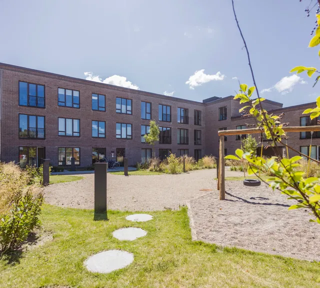 apartment Lys 3-værelses lejlighed med altan eller terrasse i Holbæk