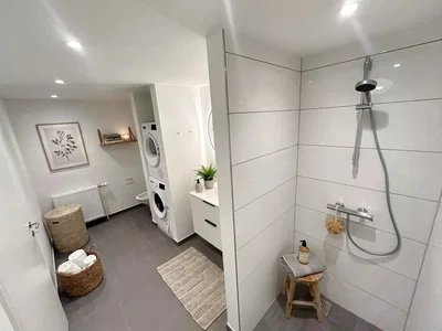 Rummelig og lys 4-værelses på 98 m2 med stort køkken-alrum og rummeligt badeværelse med vaskesøjle - Overgade, Herning - 3