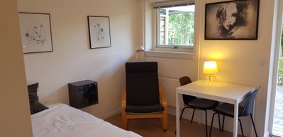 Attraktivt 1-vær. lejl. med privat indgang og egen solterrasse - Tibberup Alle, Værløse - 4