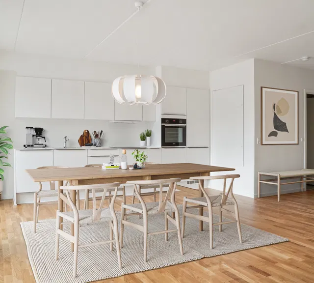 apartment Lys 3-værelses lejlighed med altan i Odense SV