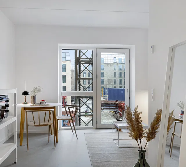 apartment Lys 1-værelses bolig med fransk altan
