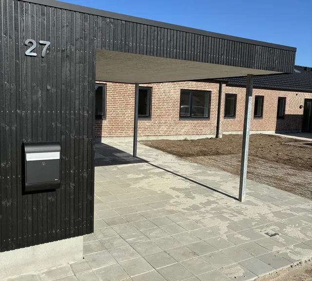 townhouse 4-værelses lejebolig i Tvis – med carport og egen have!