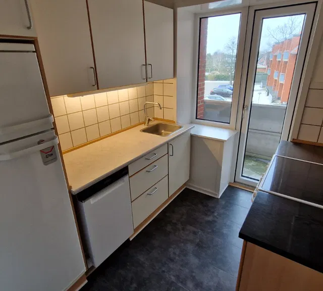 apartment Hyggelig 3-værelses med altan og parkering