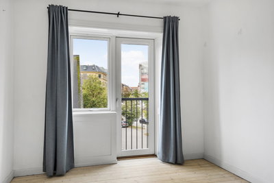 Lys 2-værelses bolig med altan på Østerbro - Herninggade, København Ø - 3