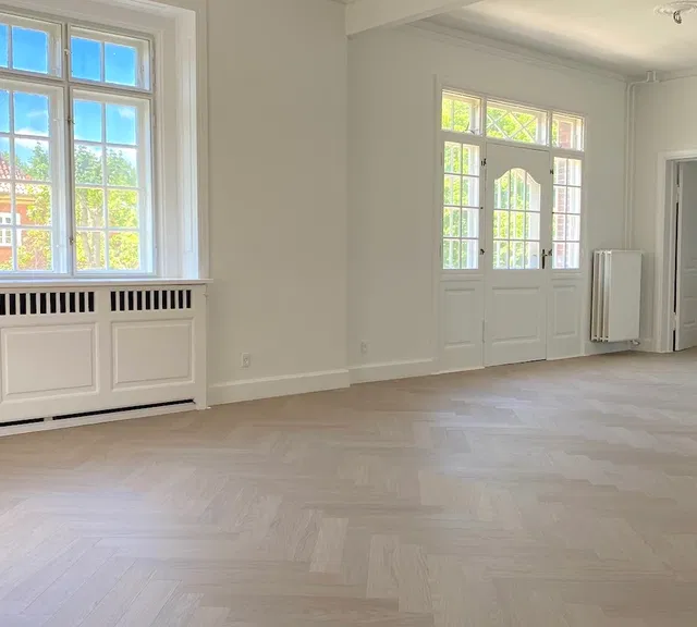 apartment Lys villalejlighed med altaner og egen parkeringsplads
