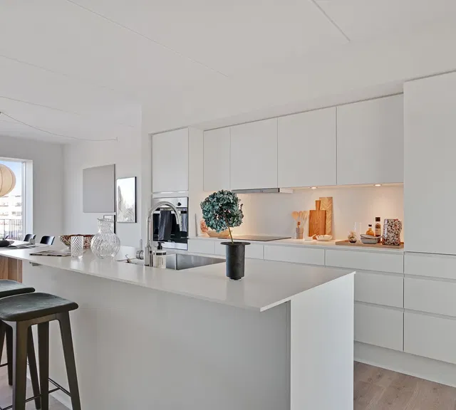 apartment Lys 3-værelses på 101 m2 med altan, elevator, p-kælder og gratis fitness