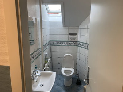 Lyst ungdomsværelse midt i gågaden i Frederikssund - Jernbanegade, Frederikssund - 3