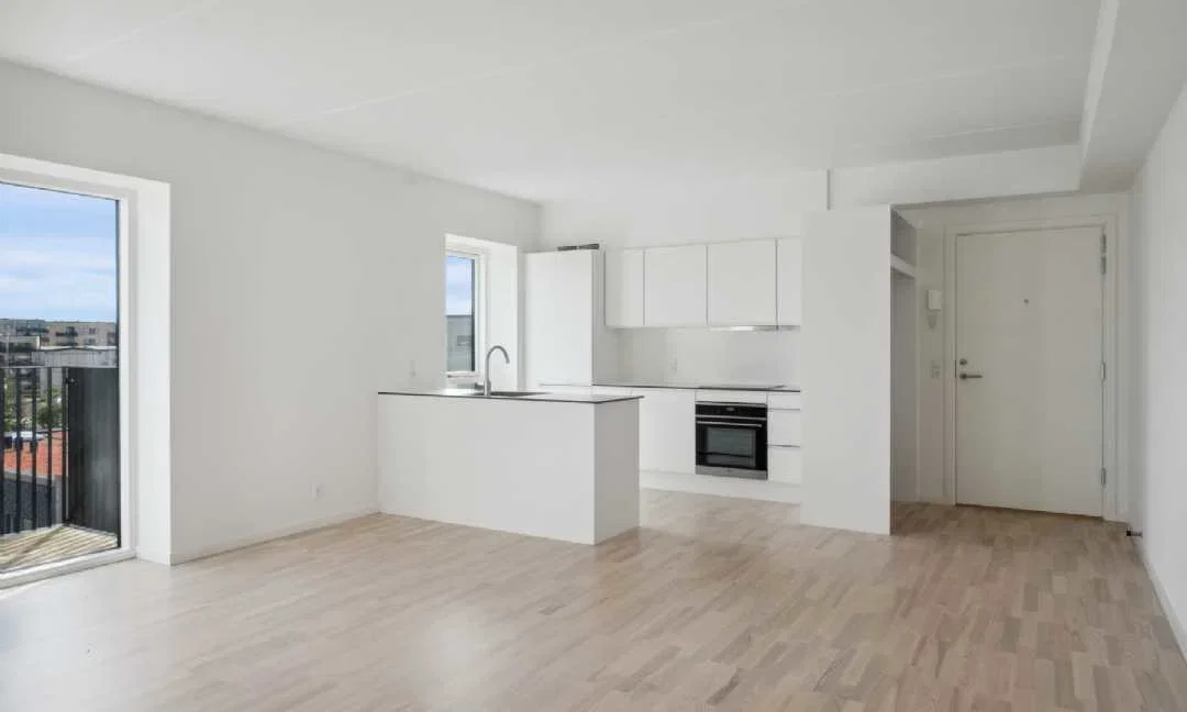 apartment Delevenlig lejebolig med altan og tæt på stationen