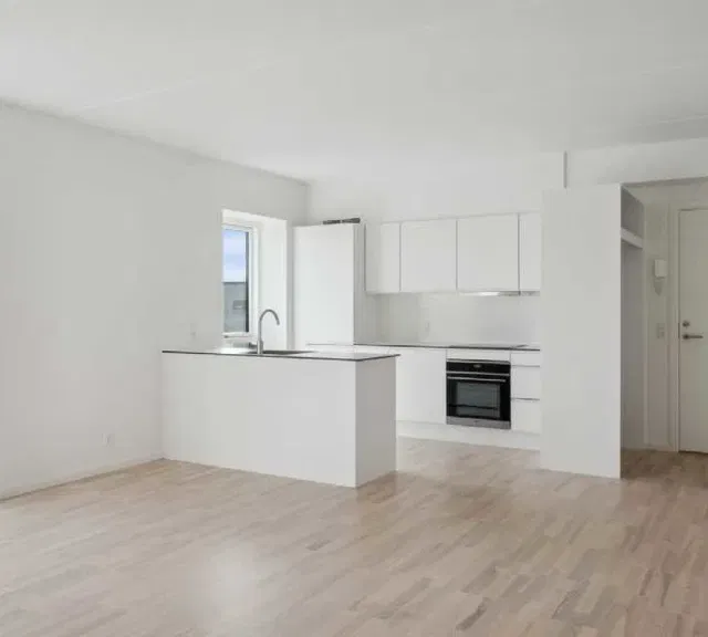 apartment Delevenlig lejebolig med altan og tæt på stationen